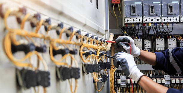 Professional Electrician technician working in Evart, MI